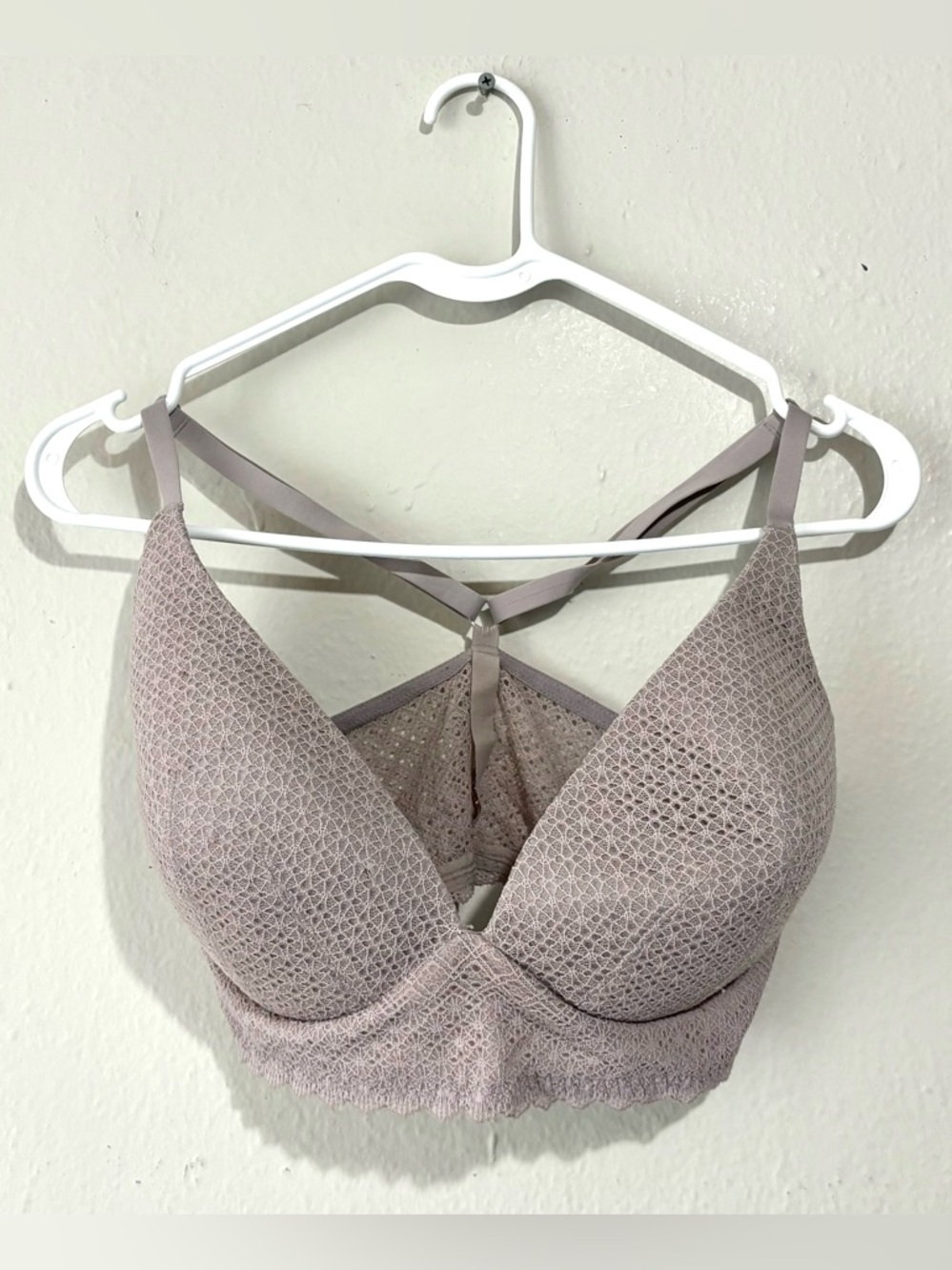 Victoria's Secret Lace Body by Victoria Strappy Crossback Size 34DD Pale Purple